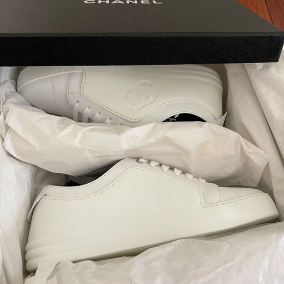 BNIB Rare 2017 Chanel Leather and Rubber Sneakers 38 - Picture 9 of 9